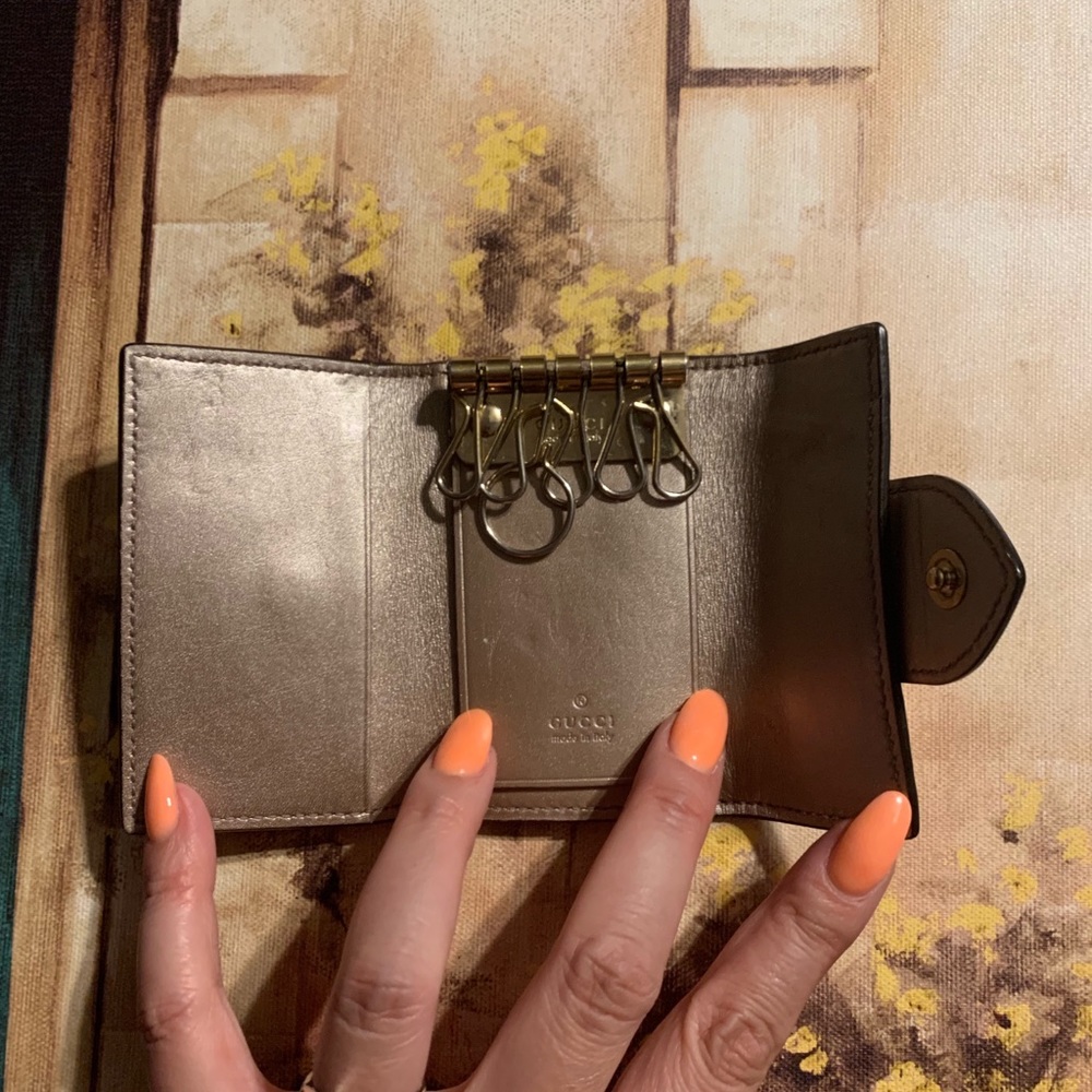 Authentic Gucci key case - Picture 3 of 8